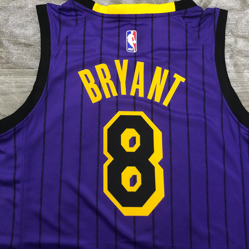 Regata Los Angeles Lakers City Edition 18/19 Kobe Bryant 8 Roxa