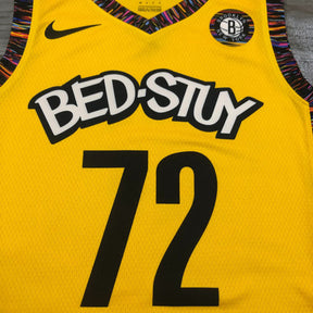 Regata Brooklyn Nets Bed Stuy Edition Notorius B.I.G Amarela