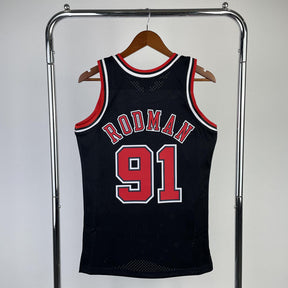 Regata Chicago Bulls Retrô Mitchell & Ness 1997/1998 Dennis Rodman Preta