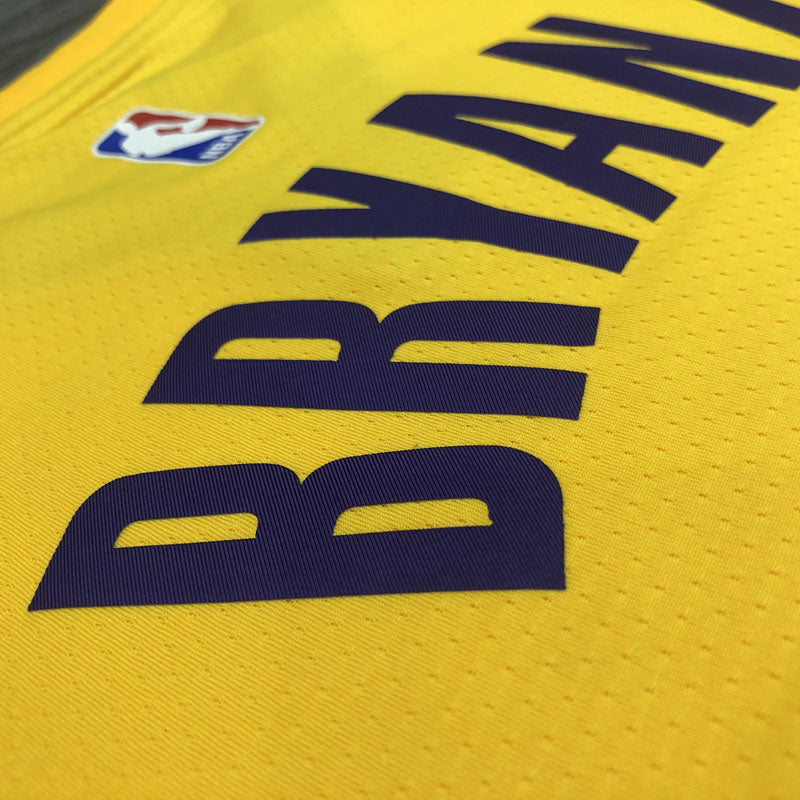Regata Los Angeles Lakers City Edition 19/20 Kobe Bryant 8 Amarela