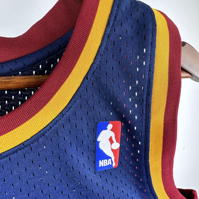 Regata Cleveland Cavaliers Retrô Mitchell & Ness 2015/2016 LeBron James