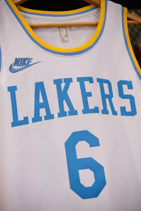 Regata Los Angeles Lakers Classic Edition 22/23 LeBron James Branca